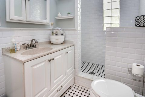 Villa ou maison à louer à Hollywood, Floride: 3 chambres, 112.5 m2 № 1931841 - photo 19