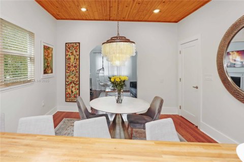 Villa ou maison à louer à Hollywood, Floride: 3 chambres, 112.5 m2 № 1931841 - photo 9