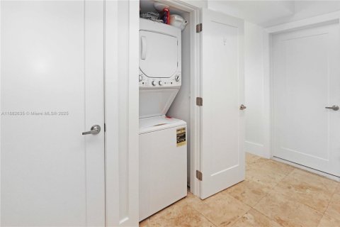 Villa ou maison à louer à Hollywood, Floride: 3 chambres, 112.5 m2 № 1931841 - photo 21