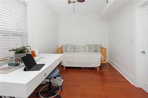 Villa ou maison à louer à Hollywood, Floride: 3 chambres, 112.5 m2 № 1931841 - photo 17