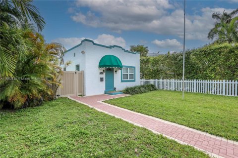 Villa ou maison à louer à Hollywood, Floride: 3 chambres, 112.5 m2 № 1931841 - photo 6