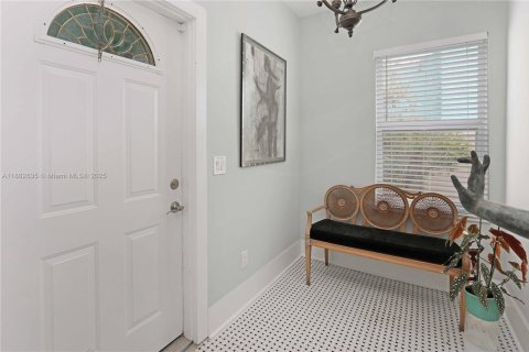 Villa ou maison à louer à Hollywood, Floride: 3 chambres, 112.5 m2 № 1931841 - photo 12