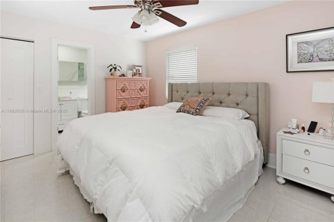 Villa ou maison à louer à Hollywood, Floride: 3 chambres, 112.5 m2 № 1931841 - photo 15