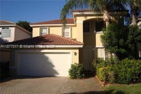 Villa ou maison à vendre à Pembroke Pines, Floride: 5 chambres, 222.97 m2 № 2089594 - photo 6
