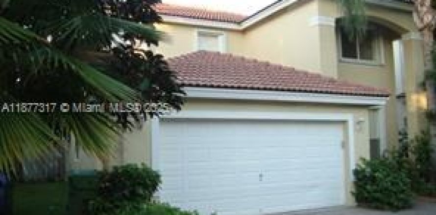 Villa ou maison à Pembroke Pines, Floride 5 chambres, 222.97 m2 № 2089594