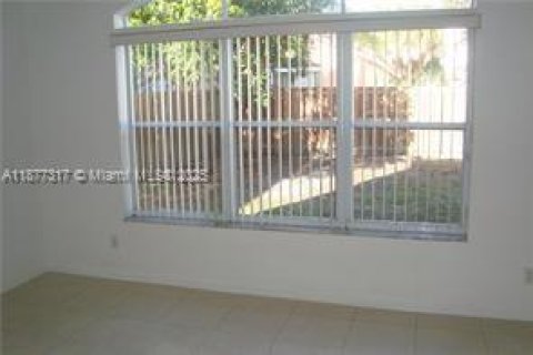 Villa ou maison à vendre à Pembroke Pines, Floride: 5 chambres, 222.97 m2 № 2089594 - photo 18