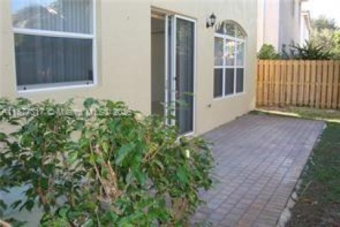 Villa ou maison à vendre à Pembroke Pines, Floride: 5 chambres, 222.97 m2 № 2089594 - photo 25