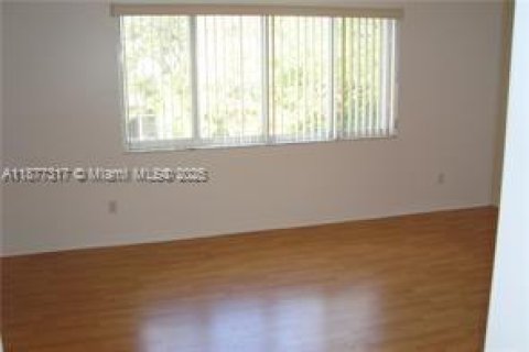 Villa ou maison à vendre à Pembroke Pines, Floride: 5 chambres, 222.97 m2 № 2089594 - photo 17