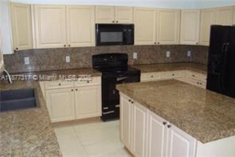 Villa ou maison à vendre à Pembroke Pines, Floride: 5 chambres, 222.97 m2 № 2089594 - photo 7