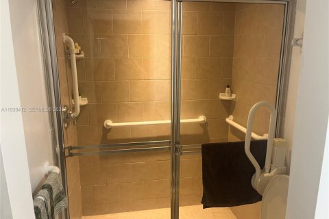 Купить кондоминиум в Санрайз, Флорида 2 спальни, 75.25м2, № 2053582 - фото 16