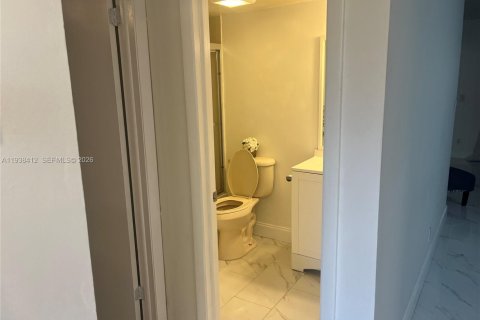 Купить кондоминиум в Санрайз, Флорида 2 спальни, 75.25м2, № 2053582 - фото 4