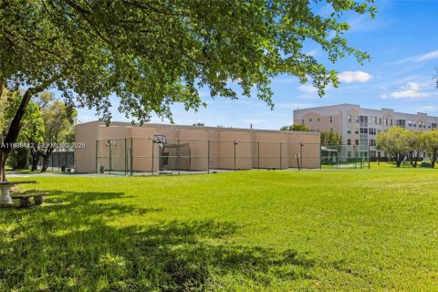 Купить кондоминиум в Санрайз, Флорида 2 спальни, 75.25м2, № 2053582 - фото 24