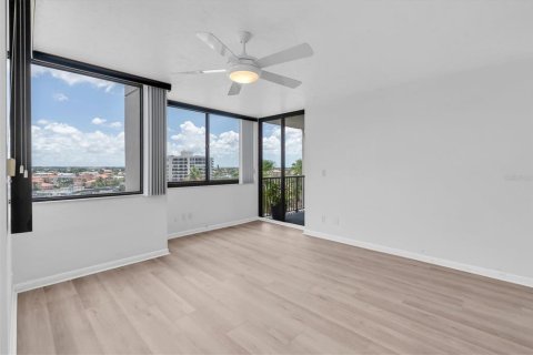 Condo in Clearwater, Florida, 2 bedrooms  № 2291691 - photo 15