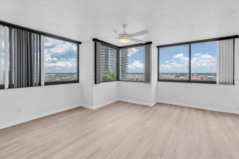 Condo in Clearwater, Florida, 2 bedrooms  № 2291691 - photo 12