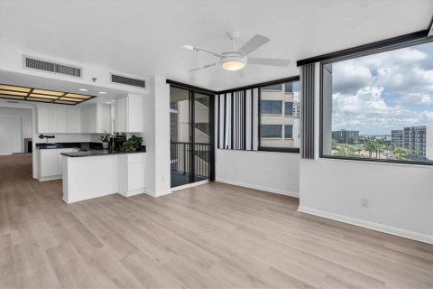 Condo in Clearwater, Florida, 2 bedrooms  № 2291691 - photo 11