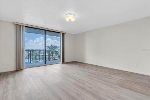 Condo in Clearwater, Florida, 2 bedrooms  № 2291691 - photo 24
