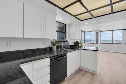 Condo in Clearwater, Florida, 2 bedrooms  № 2291691 - photo 22