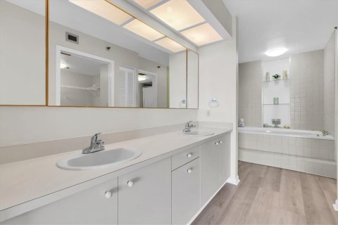 Condo in Clearwater, Florida, 2 bedrooms  № 2291691 - photo 28