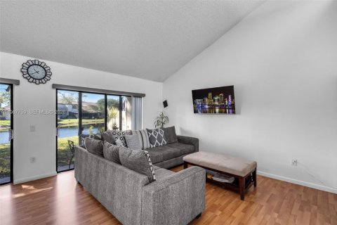 Adosado en venta en Sunrise, Florida, 2 dormitorios, 99.78 m2 № 2033126 - foto 10