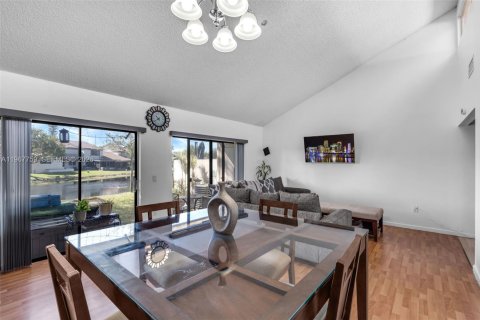 Adosado en venta en Sunrise, Florida, 2 dormitorios, 99.78 m2 № 2033126 - foto 9