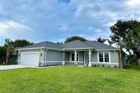 House in Palm Coast, Florida 4 bedrooms, 200.39 sq.m. № 1548531 - photo 3