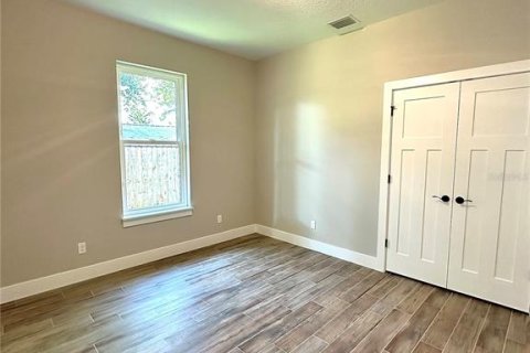 House in Palm Coast, Florida 4 bedrooms, 200.39 sq.m. № 1548531 - photo 15