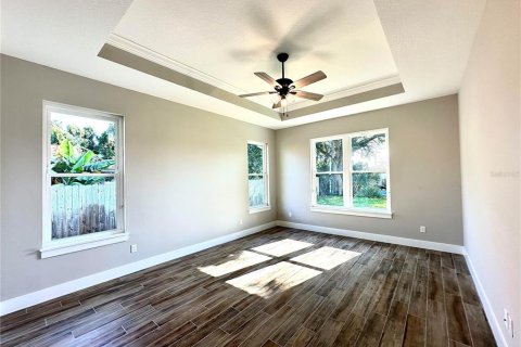 House in Palm Coast, Florida 4 bedrooms, 200.39 sq.m. № 1548531 - photo 11