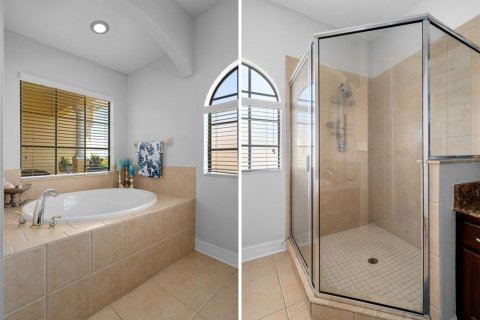 Townhouse in Apollo Beach, Florida 5 bedrooms, 299.33 sq.m. № 1567549 - photo 25