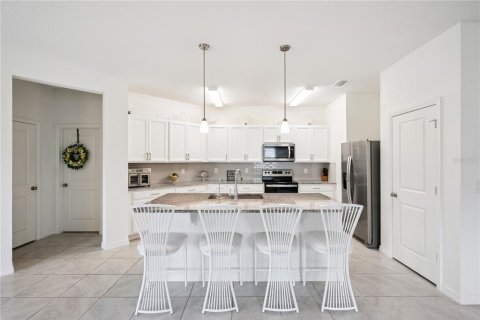 House in Clermont, Florida 4 bedrooms, 184.23 sq.m. № 2393748 - photo 7