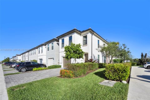 Touwnhouse à vendre à Oakland Park, Floride: 3 chambres, 162.95 m2 № 2153089 - photo 2
