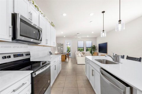 Touwnhouse à vendre à Oakland Park, Floride: 3 chambres, 162.95 m2 № 2153089 - photo 5