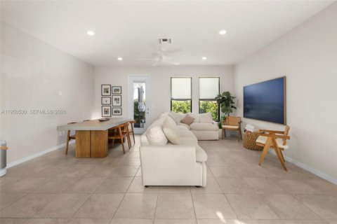 Touwnhouse à vendre à Oakland Park, Floride: 3 chambres, 162.95 m2 № 2153089 - photo 11