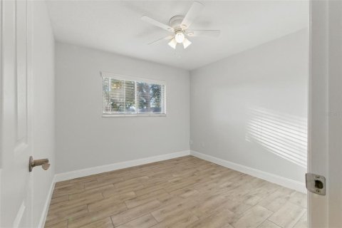 Casa en alquiler en Orlando, Florida, 4 dormitorios, 150.87 m2 № 2200626 - foto 8