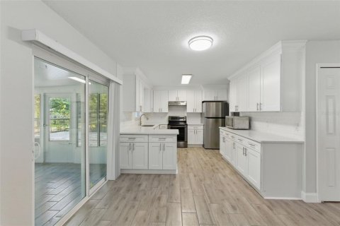 Casa en alquiler en Orlando, Florida, 4 dormitorios, 150.87 m2 № 2200626 - foto 5