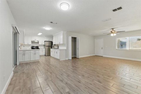 Casa en alquiler en Orlando, Florida, 4 dormitorios, 150.87 m2 № 2200626 - foto 17