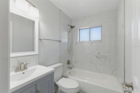 Casa en alquiler en Orlando, Florida, 4 dormitorios, 150.87 m2 № 2200626 - foto 7