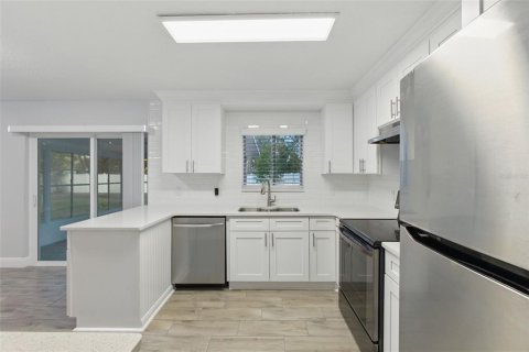 Casa en alquiler en Orlando, Florida, 4 dormitorios, 150.87 m2 № 2200626 - foto 18