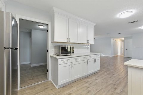 Casa en alquiler en Orlando, Florida, 4 dormitorios, 150.87 m2 № 2200626 - foto 24