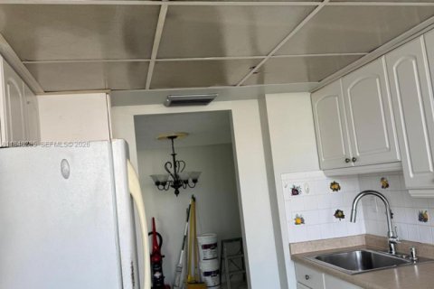 Copropriété à vendre à Hallandale Beach, Floride: 1 chambre, 91.23 m2 № 2090566 - photo 6