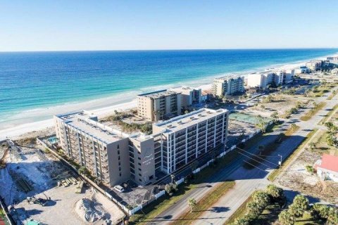 Condo in Fort Walton Beach, Florida, 3 bedrooms  № 558986 - photo 1