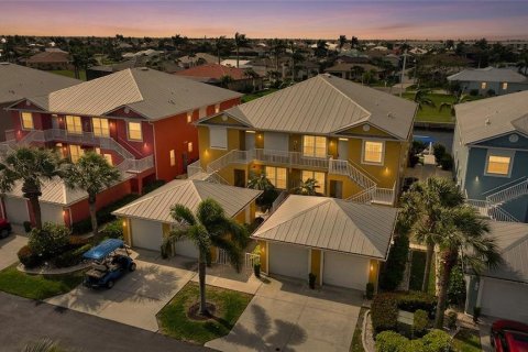 Condominio en Punta Gorda, Florida, 3 dormitorios  № 2099328