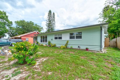 House in Daytona Beach, Florida 3 bedrooms, 157.47 sq.m. № 1821003 - photo 1