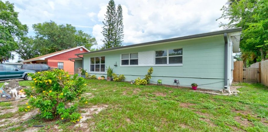 House in Daytona Beach, Florida 3 bedrooms, 157.47 sq.m. № 1821003