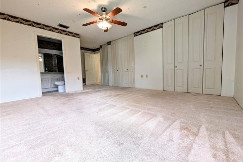 House in Port Richey, Florida 2 bedrooms, 153.29 sq.m. № 1533470 - photo 12