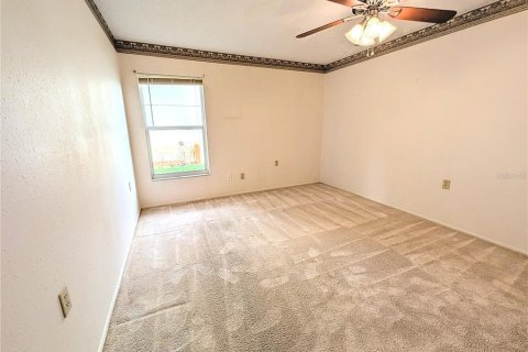 House in Port Richey, Florida 2 bedrooms, 153.29 sq.m. № 1533470 - photo 16