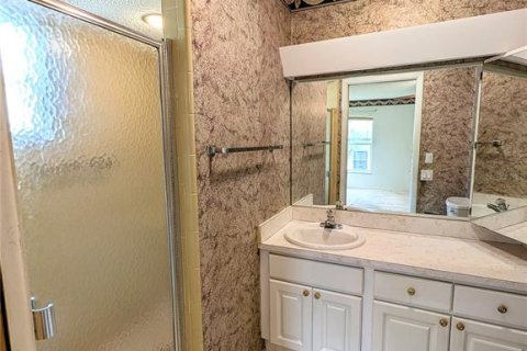 House in Port Richey, Florida 2 bedrooms, 153.29 sq.m. № 1533470 - photo 14