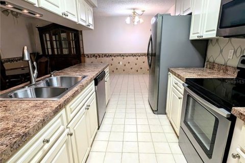 House in Port Richey, Florida 2 bedrooms, 153.29 sq.m. № 1533470 - photo 7