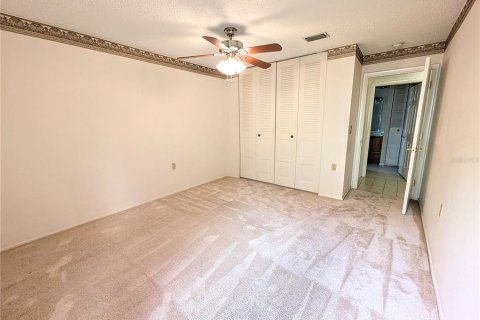 House in Port Richey, Florida 2 bedrooms, 153.29 sq.m. № 1533470 - photo 17
