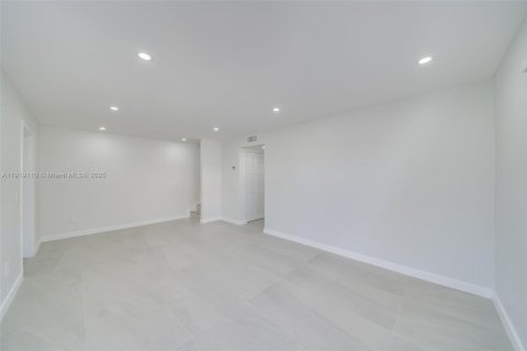 Adosado en venta en Davie, Florida, 3 dormitorios, 156.08 m2 № 1974499 - foto 5