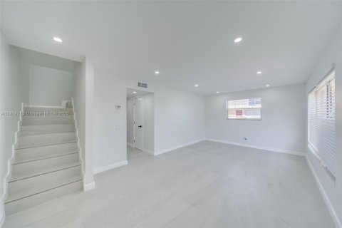 Adosado en venta en Davie, Florida, 3 dormitorios, 156.08 m2 № 1974499 - foto 3